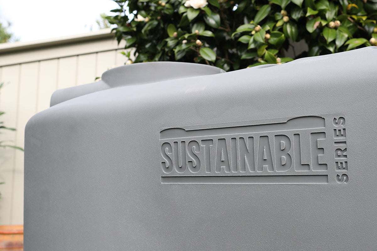 close up image if bailey brand on a sustinable slimline tank